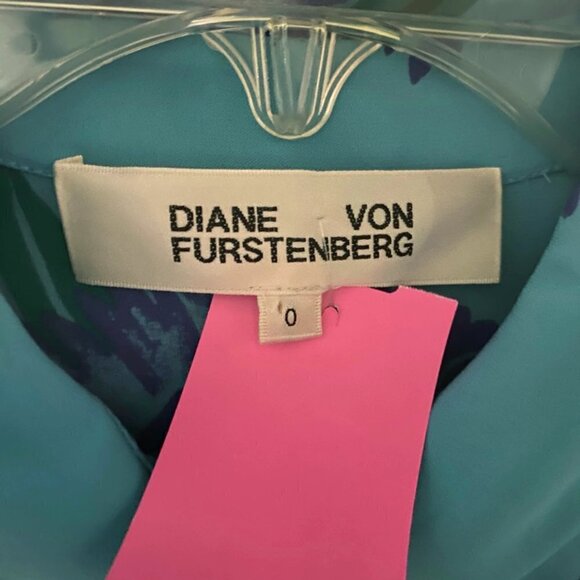 Diane Von Furstenberg Blue w/Red Trim Silk Blouse - Picture 3 of 3